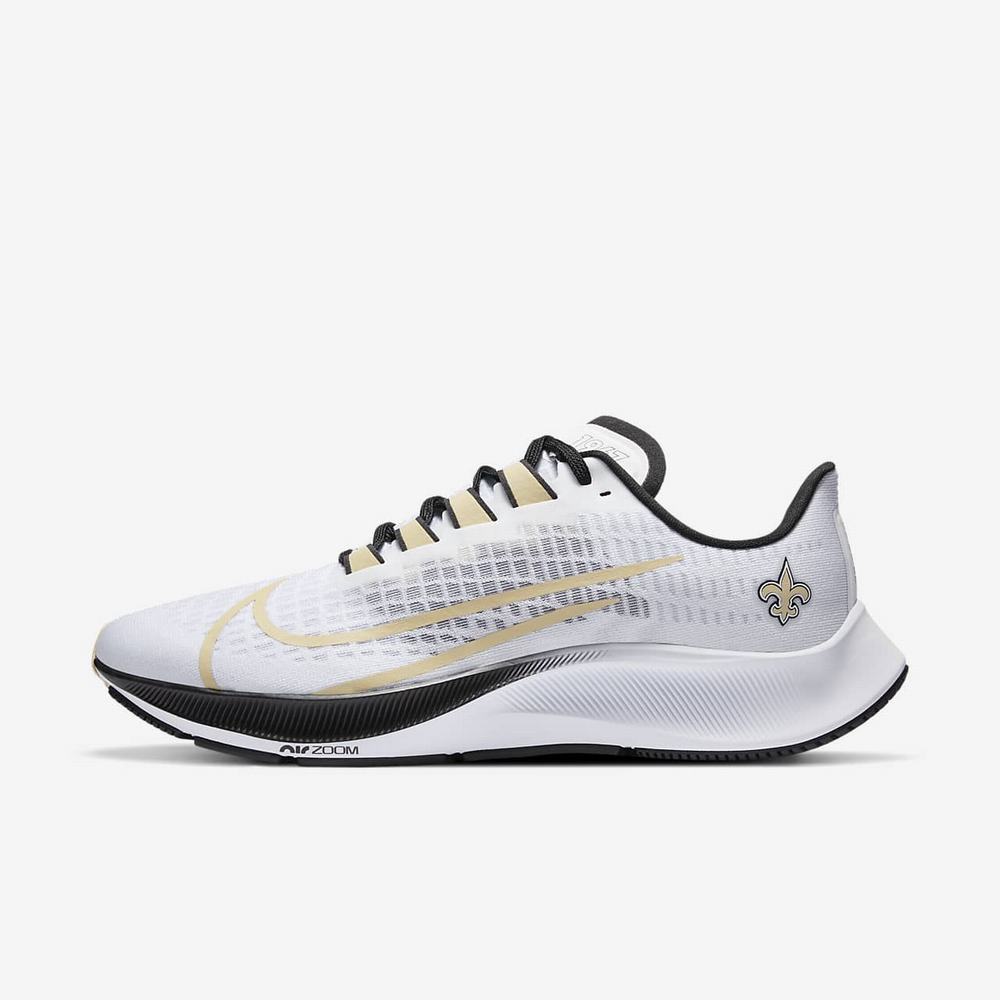 Chaussure De Running Nike Air Zoom Pegasus 37 (New Orleans Saints) Blanche 9410-725 White/Pure Platinum/Black/Team Gold Homme | GBG-97803898